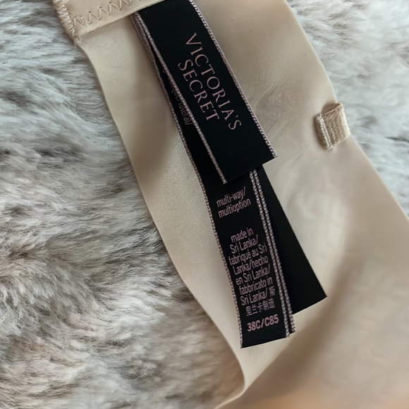 NWOT Victoria’s Secret Strapless Bra - Picture 7 of 10